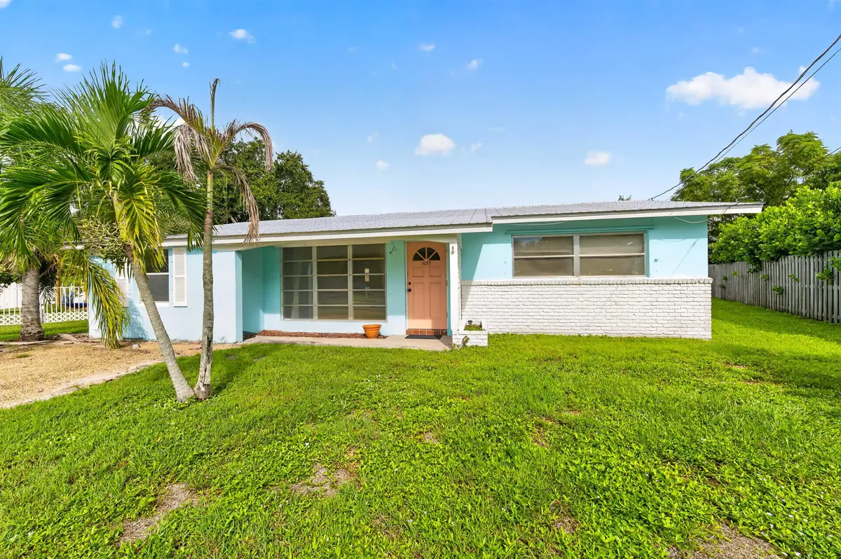 1053 front at 1053 NW TERRACE Road, Stuart