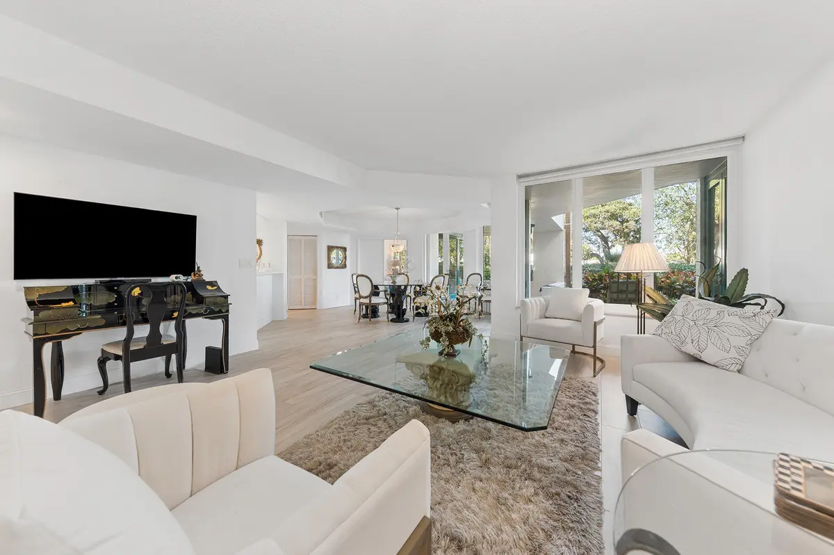 Living room at 100 SE 5TH Avenue 102, Boca Raton
