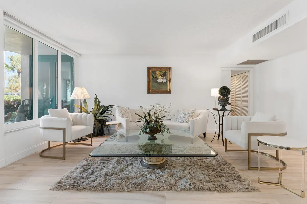 Living room at 100 SE 5TH Avenue 102, Boca Raton
