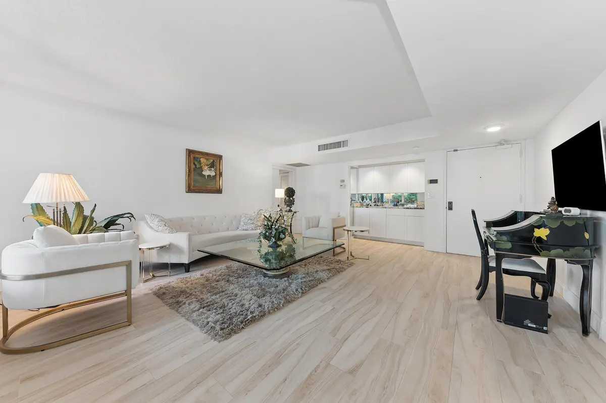 Living room at 100 SE 5TH Avenue 102, Boca Raton