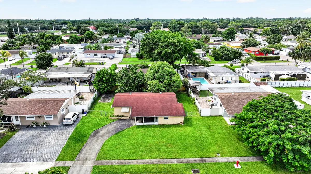37-web-or-mls-DJI_20260918062921_0018_D at 913 JAMAICAN Drive, West Palm Beach