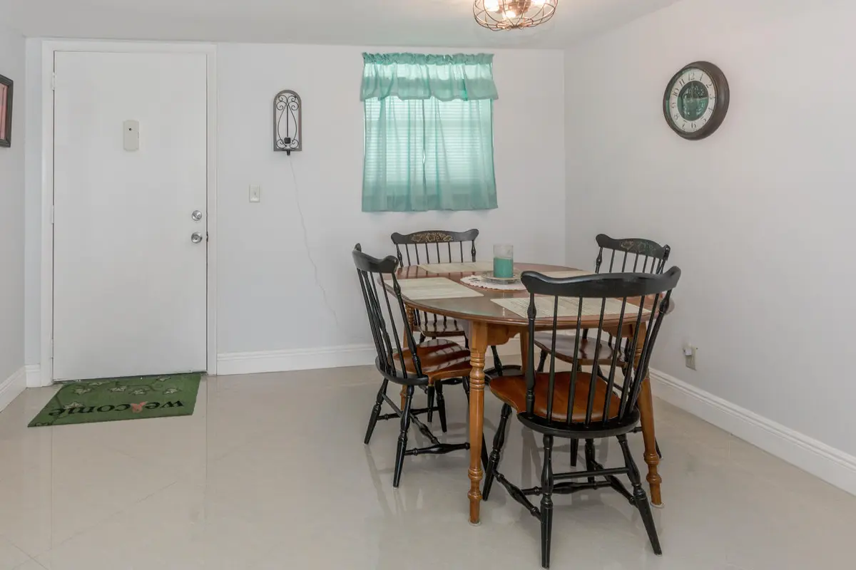 711 Lori Dr 408 Palm Springs-large-005-0 at 711 Lori Drive 408, Palm Springs