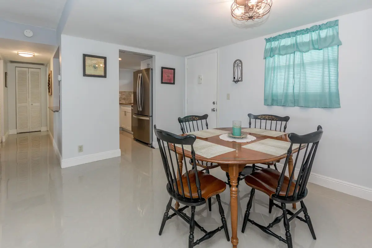 711 Lori Dr 408 Palm Springs-large-006-0 at 711 Lori Drive 408, Palm Springs