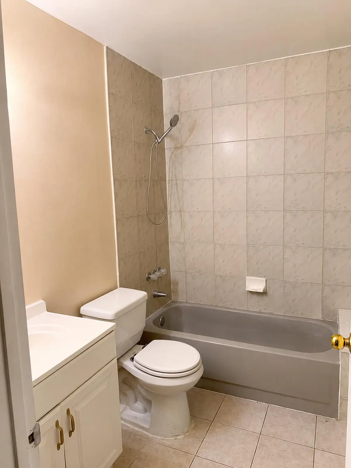 Main Bathroom at 2302 Liberty Street, Hollywood