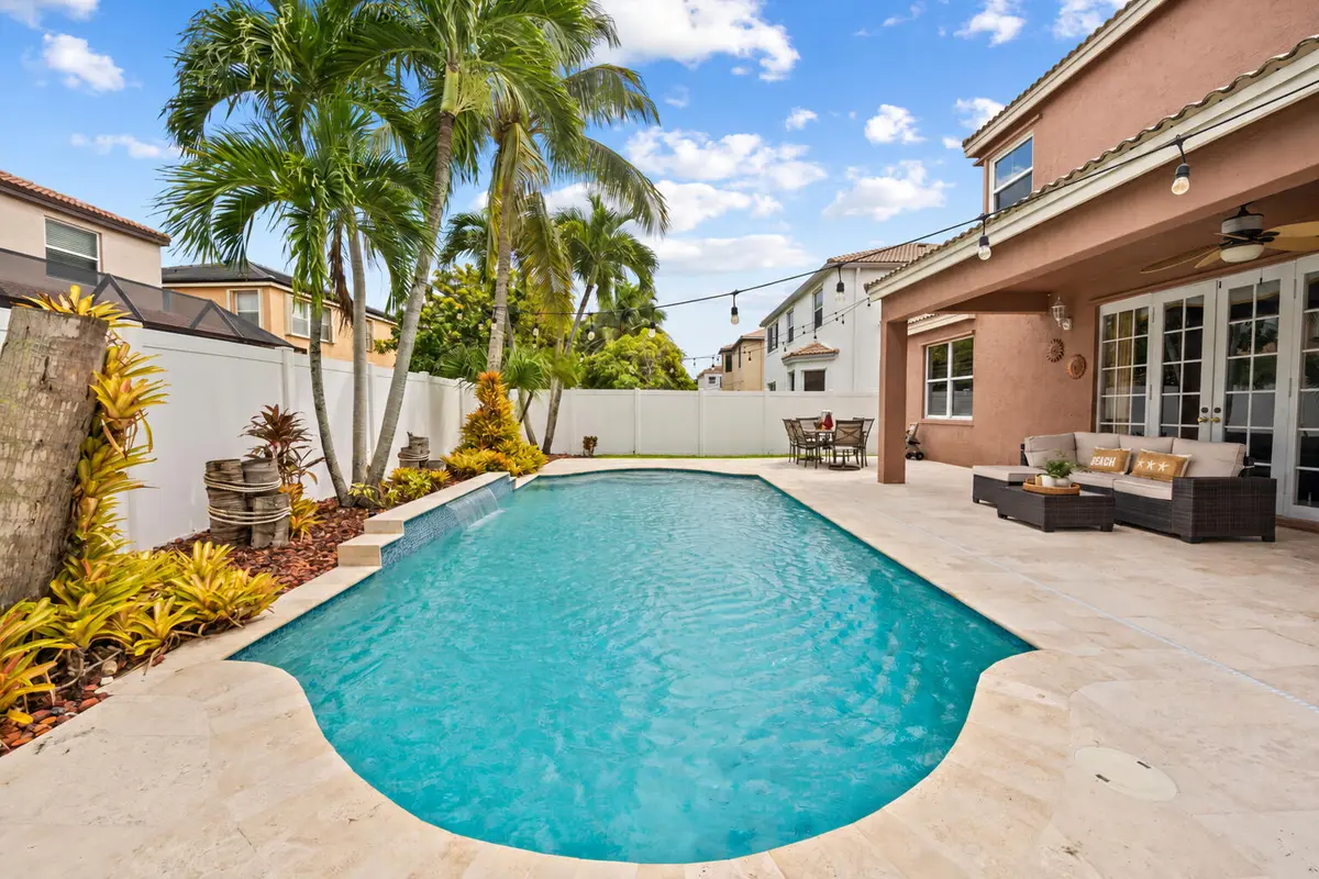 Pool photo at 5019 SW 164th Avenue, Miramar