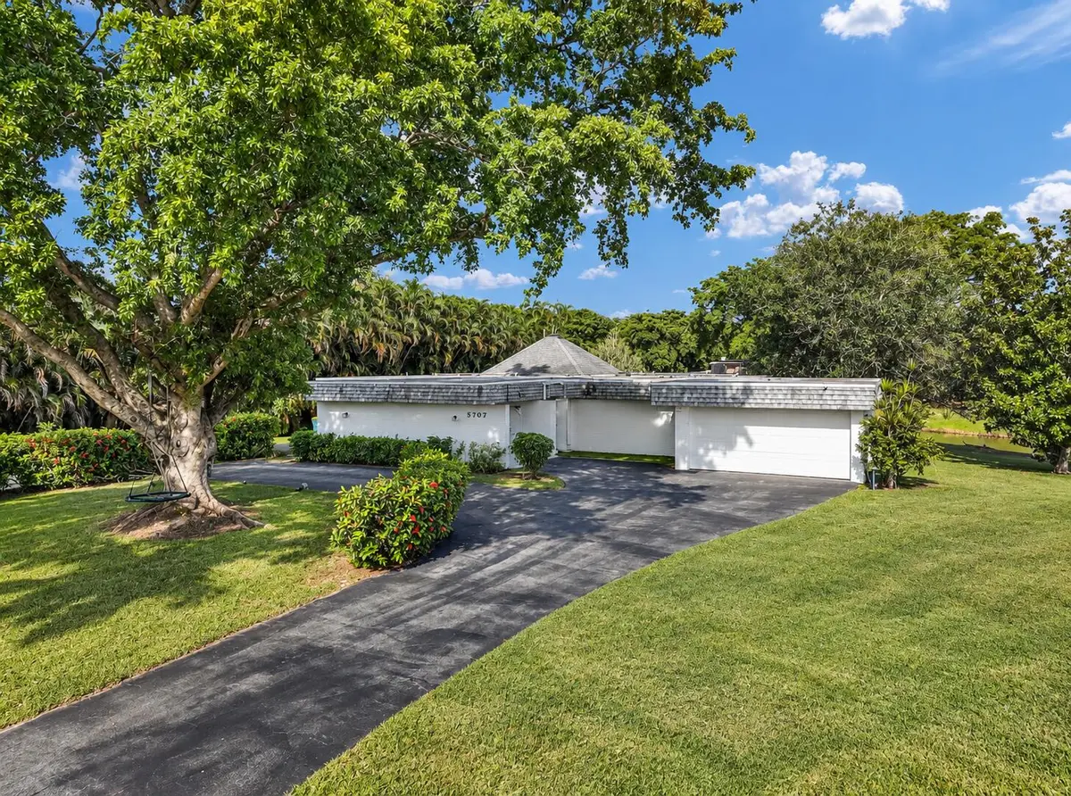 5707 WHITE HICKORY Circle, Tamarac, FL – photo 4