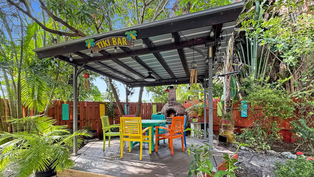 tiki at 941 SW 19TH Street, Boca Raton