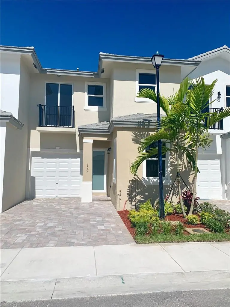 Photo 1 at 6935 PINES Circle 16, Coconut Creek