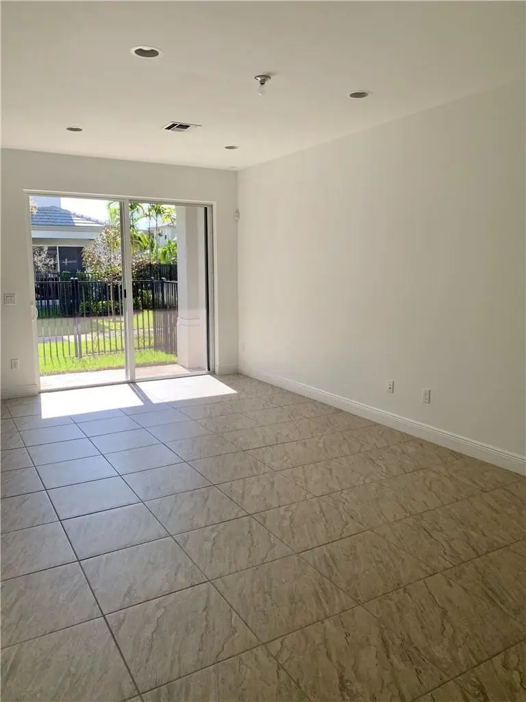 Photo 6 at 6935 PINES Circle 16, Coconut Creek