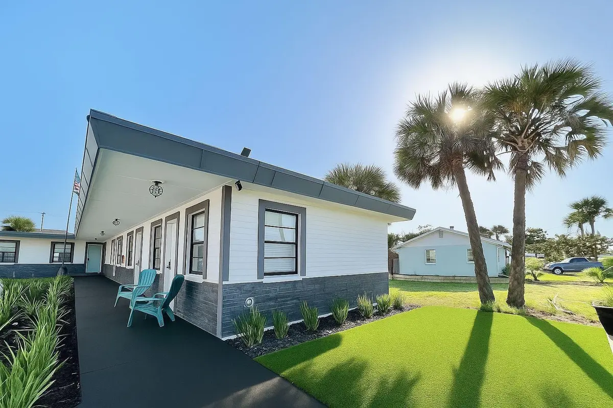 Photo 2 at 1915 N ATLANTIC Avenue, Daytona Beach