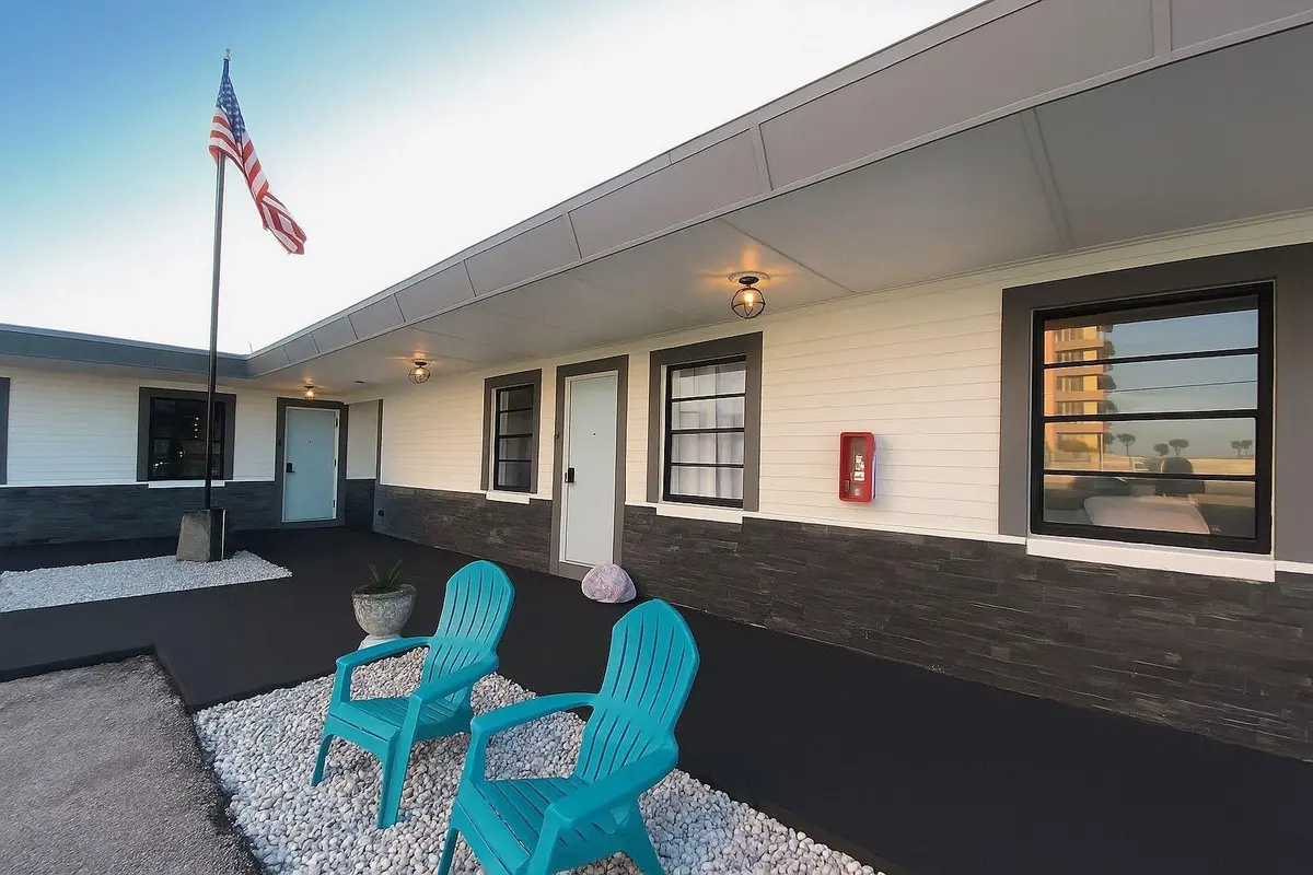 Photo 4 at 1915 N ATLANTIC Avenue, Daytona Beach