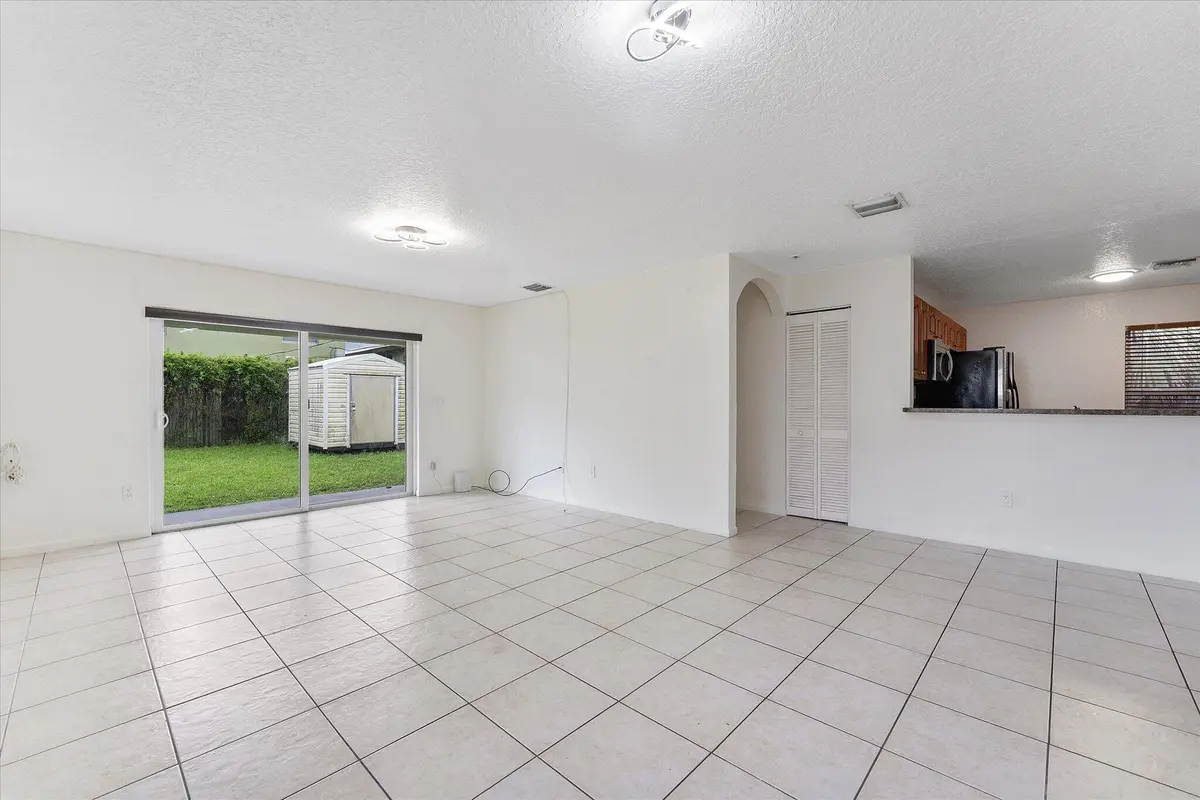 05-2212 NW 9th Ct_005 at 2212 NW 9th Court, Fort Lauderdale