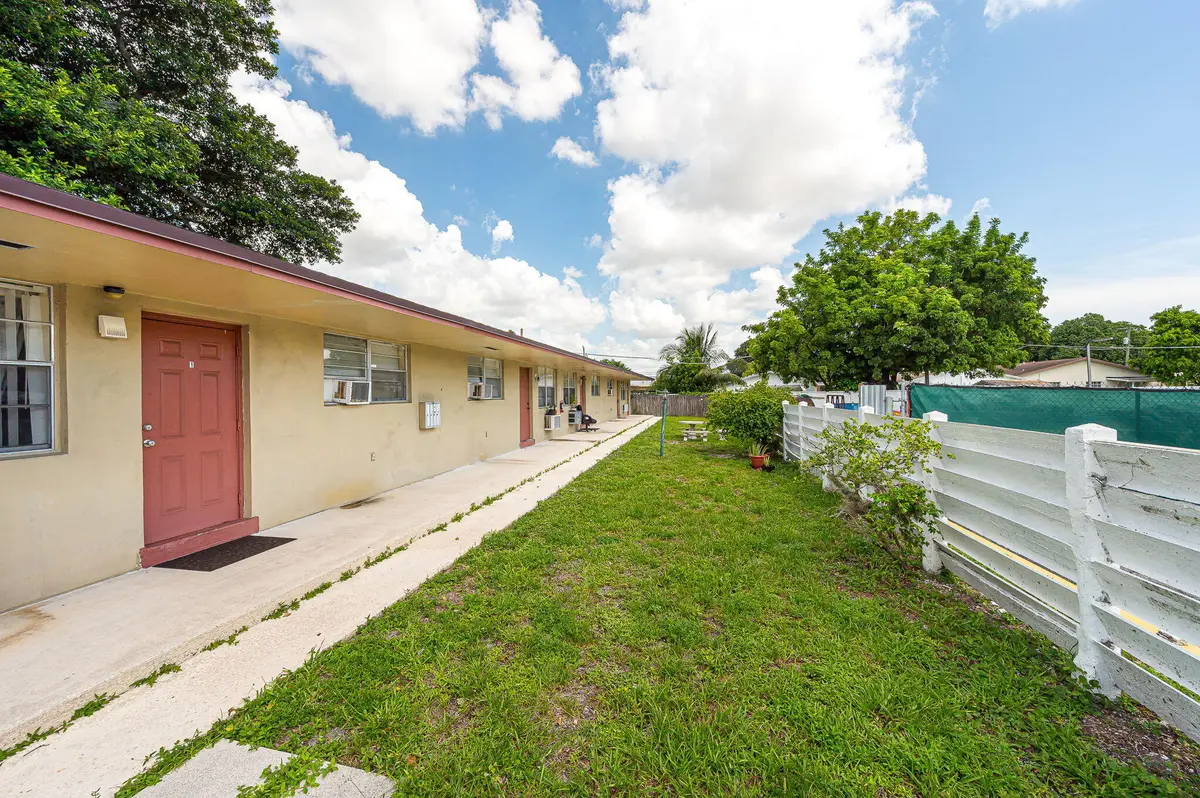 14-web-or-mls-photo-17 at 5725 Tyler Street 1-4, Hollywood