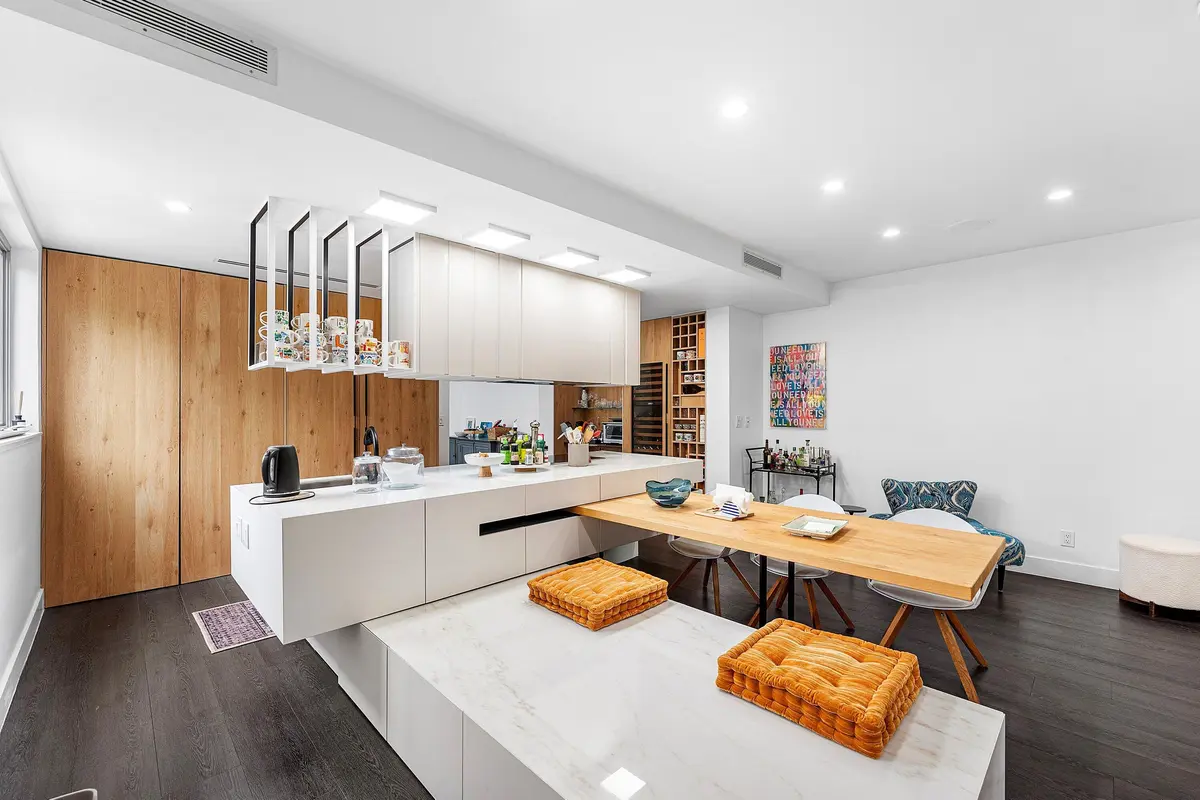 Kitchen w built in dining table at 26 SE 10TH Avenue, Fort Lauderdale