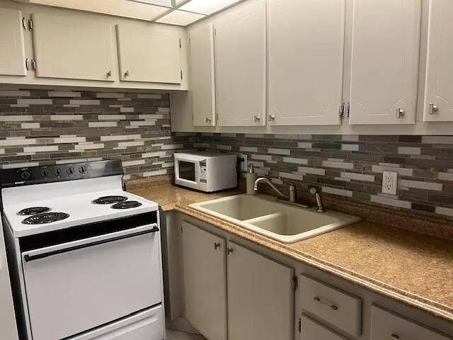Kitchen at 300 WINDSOR M M, West Palm Beach