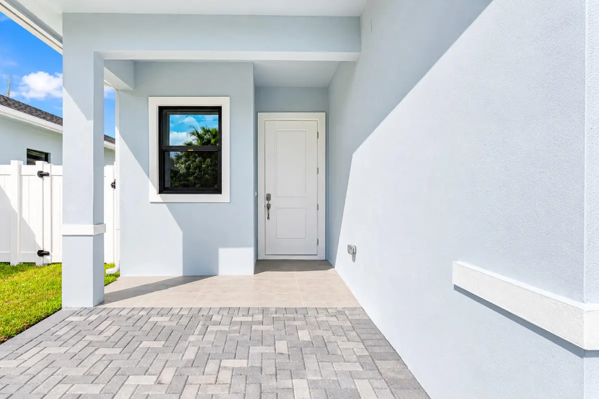 2375 FAITH Avenue, Schall Circle, FL – photo 6