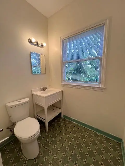 706 bath at 700 Talladega Street, West Palm Beach