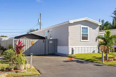 8948 Oak Street, Boynton Beach – Mobile Home for sale