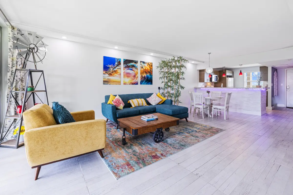575 R-5291 at 575 Oaks Lane 708, Pompano Beach