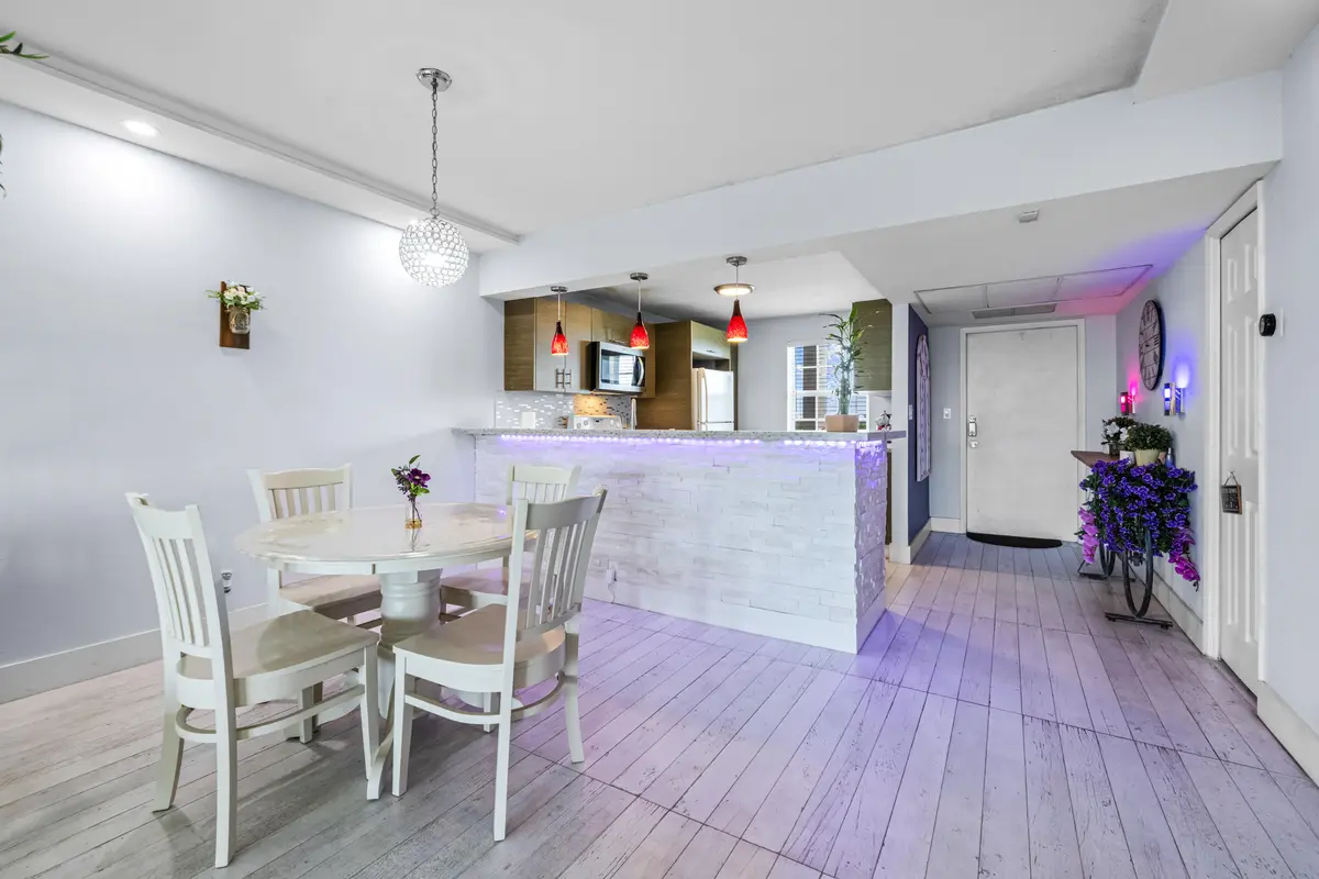 575 R-5320 at 575 Oaks Lane 708, Pompano Beach