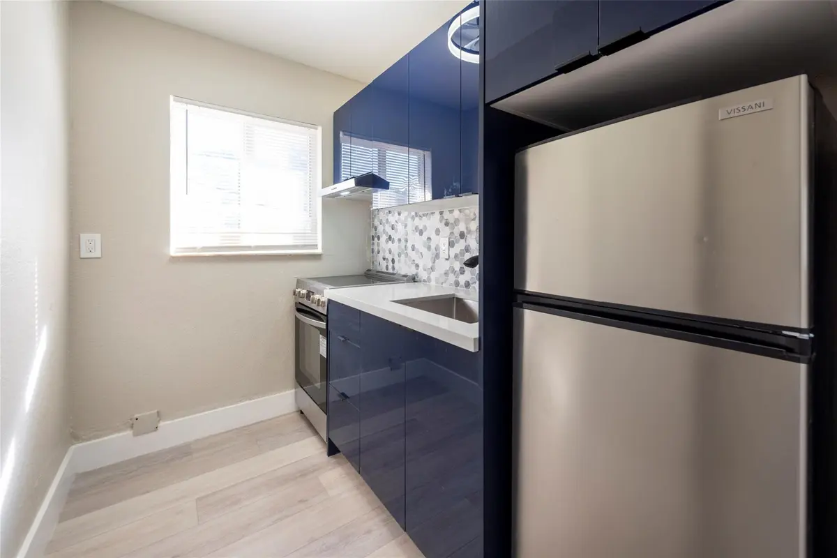 Photo 3 at 2726 ADAMS Street 2, Hollywood