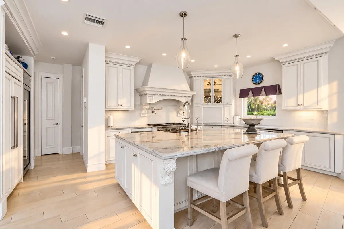 Center Island Kitchen at 2344 Golf Brook Drive, Wellington