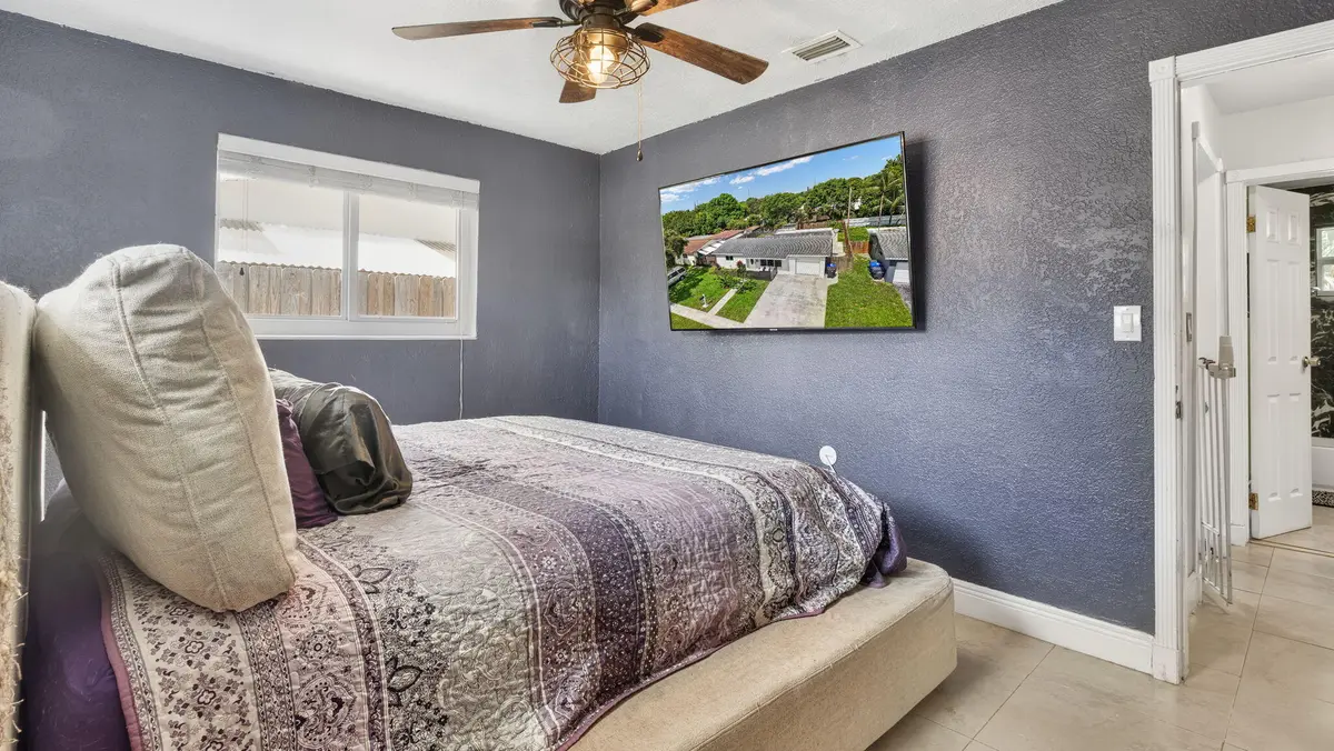 25-web-or-mls-DSC00316 at 6311 LIBERTY Street, Hollywood