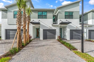 7237 Channing Avenue, Lake Worth – Townhouse for sale