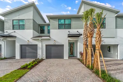7225 Channing Avenue, Lake Worth – Townhouse for sale
