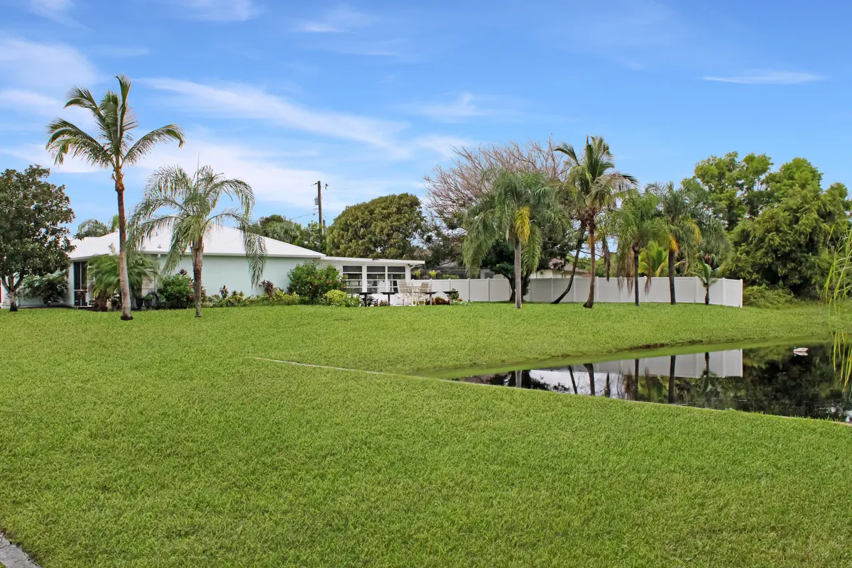 side w water at 2971 SE MELALEUCA Boulevard, Port St. Lucie
