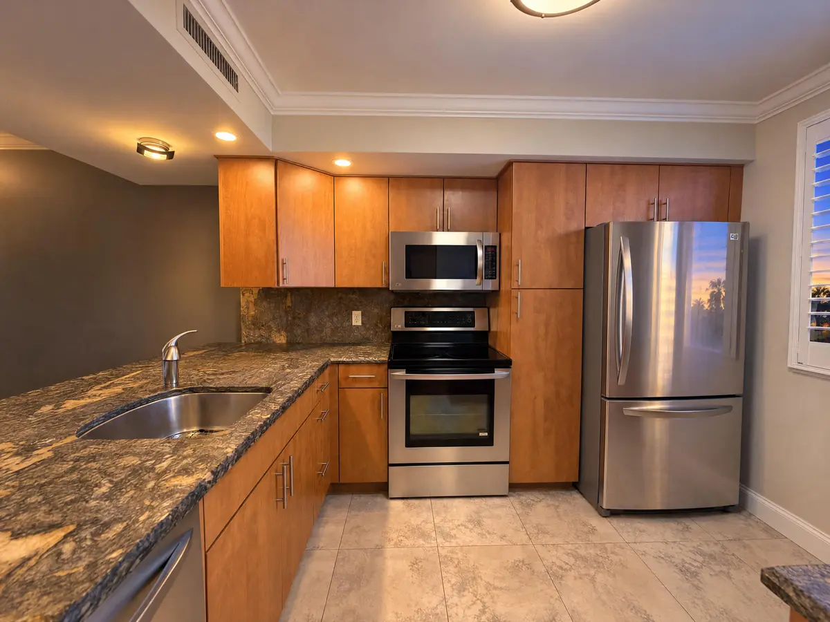 10-WhatsApp Image 2026-10-08 at 1.49.44 at 6133 BALBOA 405, Boca Raton