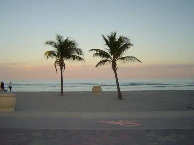 Beach Sunset at 511 S Surf Road, Hollywood