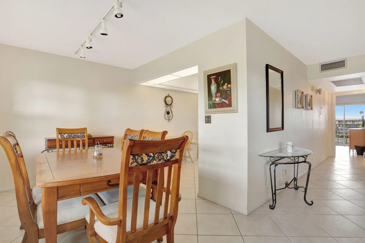 Entry at 1903 BERMUDA Circle B4, Coconut Creek