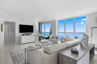 101 S Fort Lauderdale Beach Boulevard 1807, Fort Lauderdale – Condominium for sale