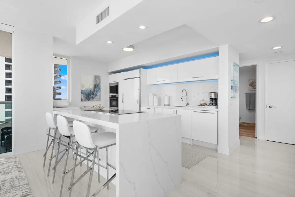 Kitchen at 101 S Fort Lauderdale Beach Boulevard 1807, Fort Lauderdale
