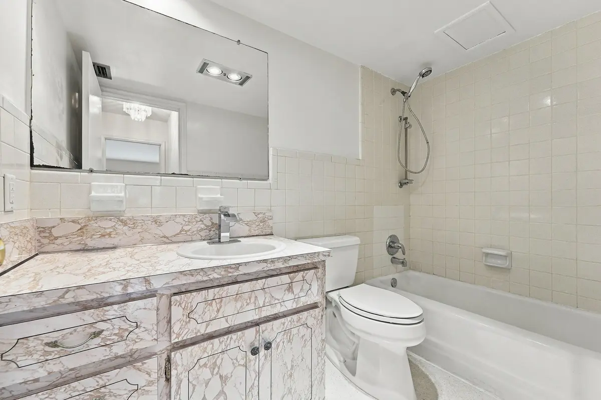 08_07_primary bathroom at 2624 NE 32ND Street 105, Fort Lauderdale