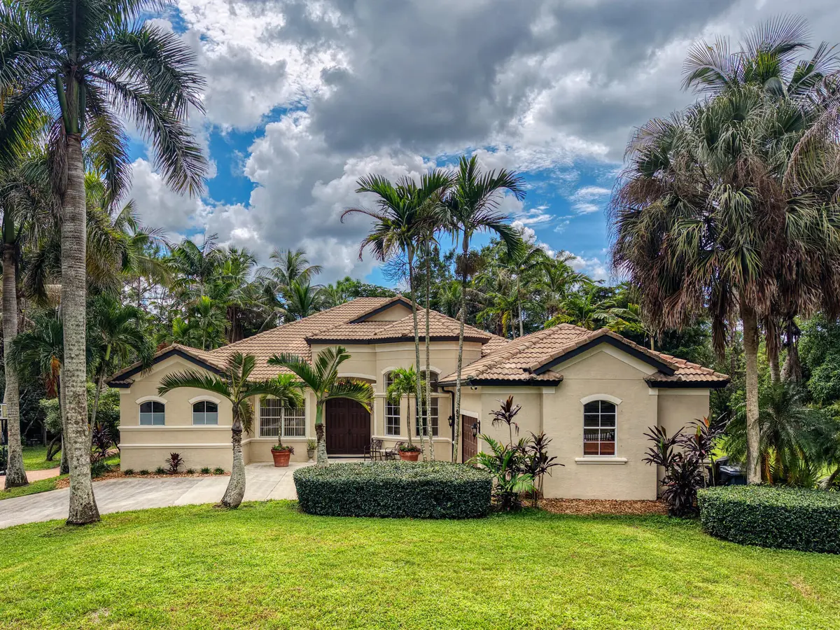1 Exterior front (2) at 15250 Temple Boulevard, Loxahatchee