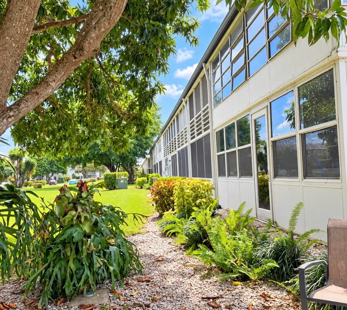 Yard at 228 NORTHAMPTON L 228, West Palm Beach
