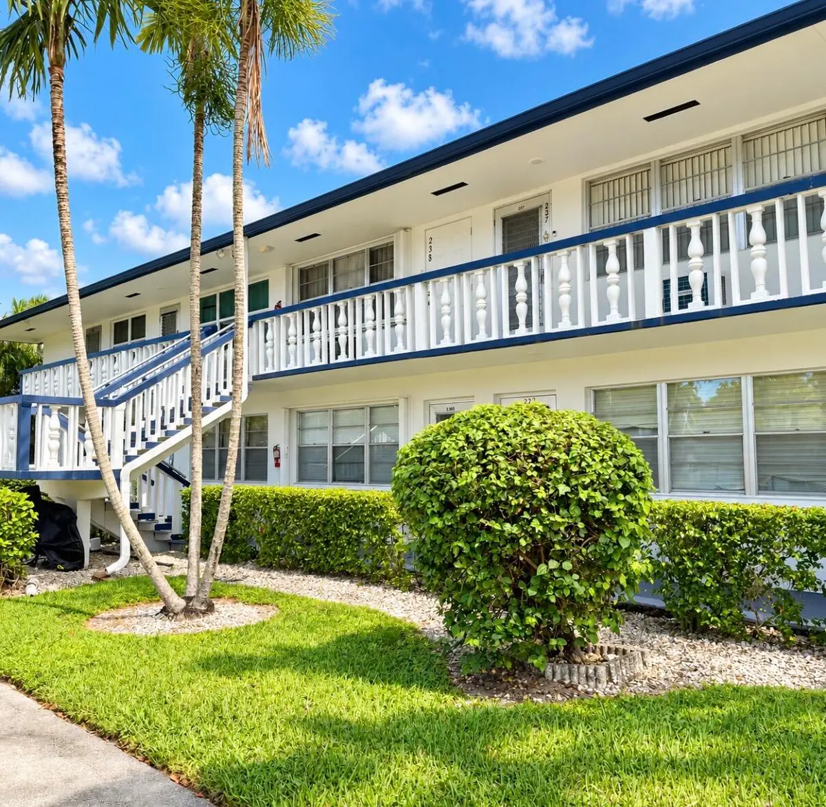 Front of Structure at 228 NORTHAMPTON L 228, West Palm Beach