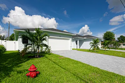 2367 E FAITH Avenue, Schall Circle – Single Family Residence for sale
