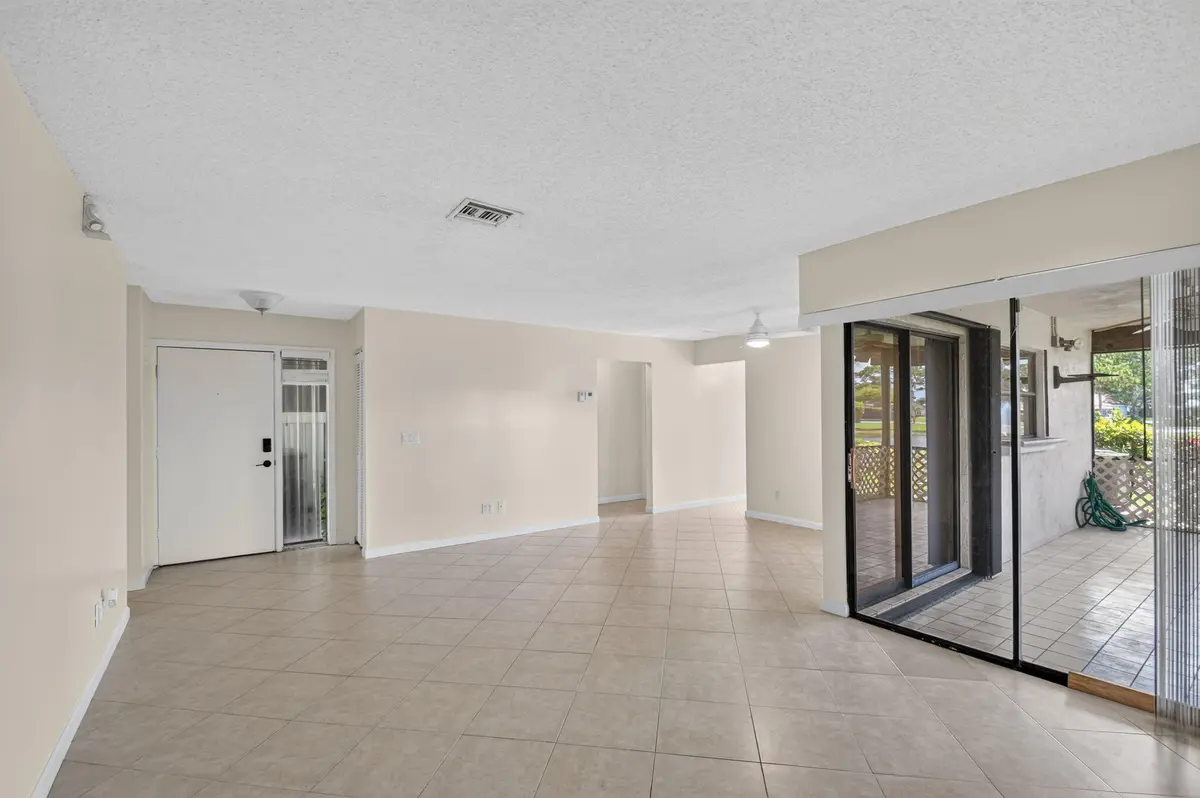 17-web-or-mls-DSC_5276 at 6102 WOODLAKE Boulevard, Greenacres