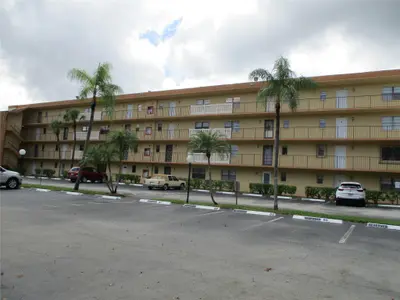 9273 SW 8TH Street 312, Boca Raton – Condominium for rent