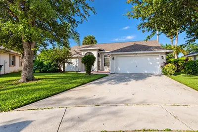 1185 Wild Cherry Lane, Wellington – Single Family Residence for rent