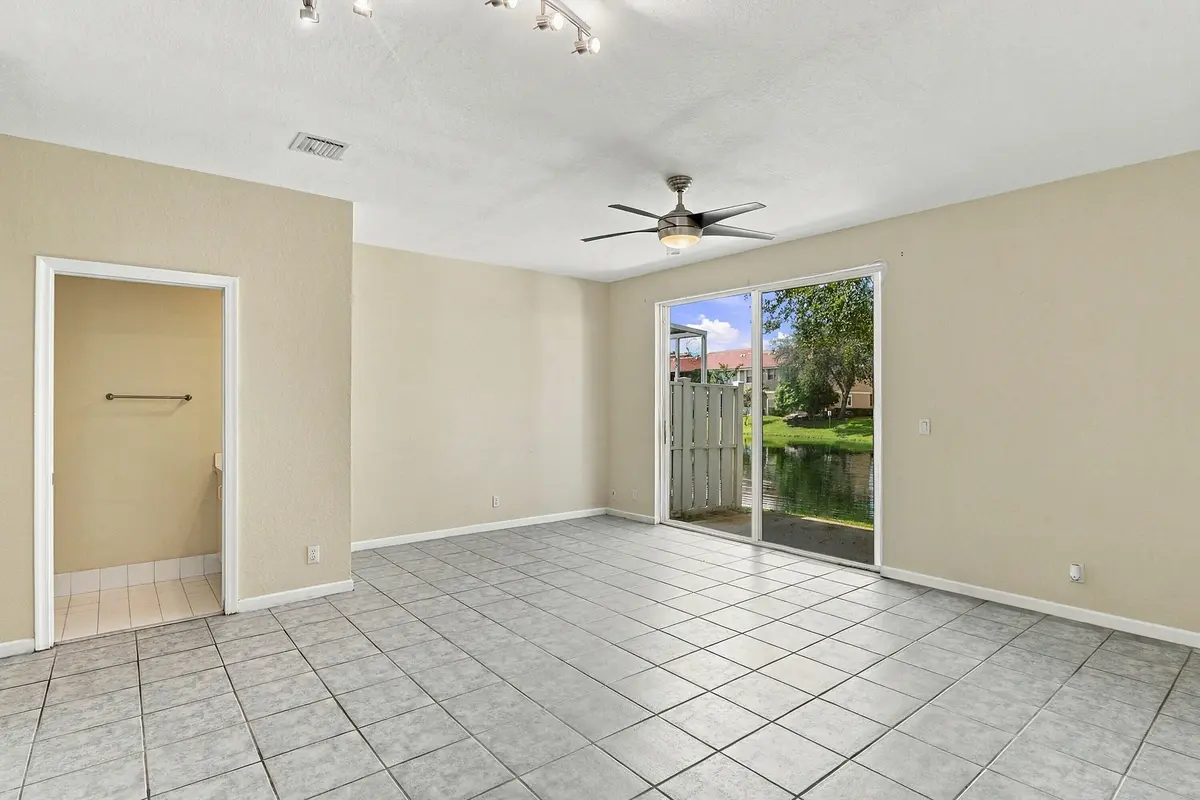 Dining nook at 5477 NW 90th Terrace, Sunrise