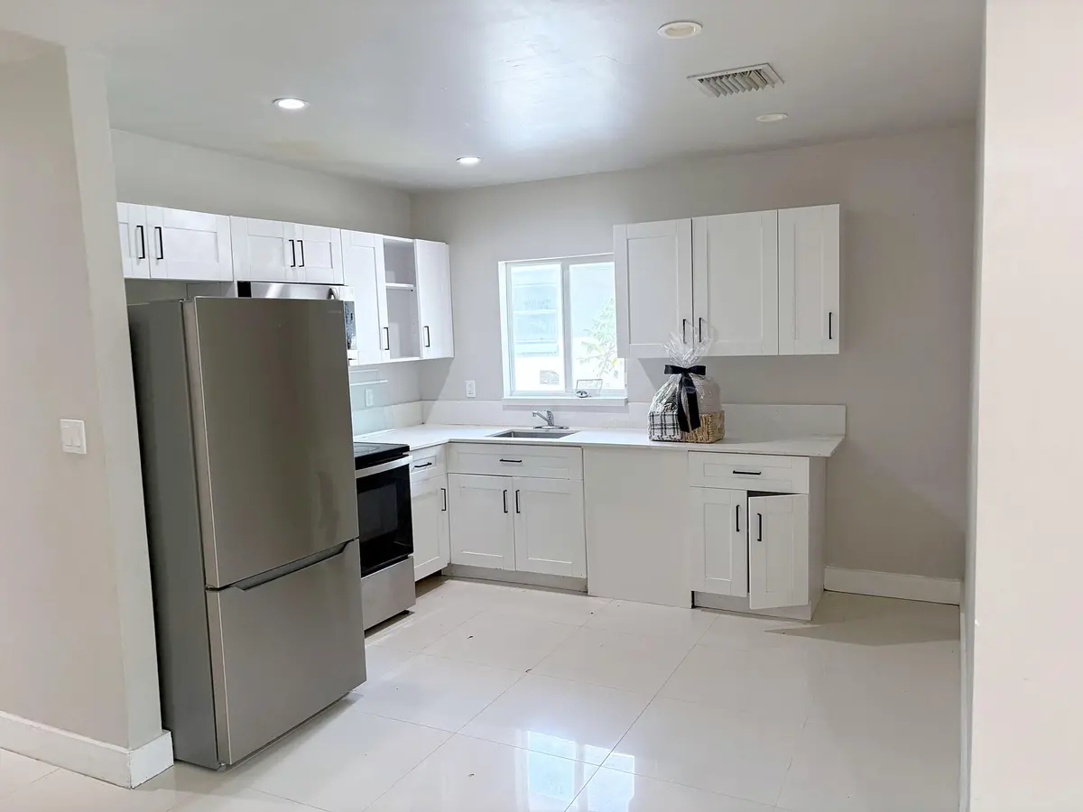 IMG_9891 at 1521 NW 8th Avenue, Fort Lauderdale