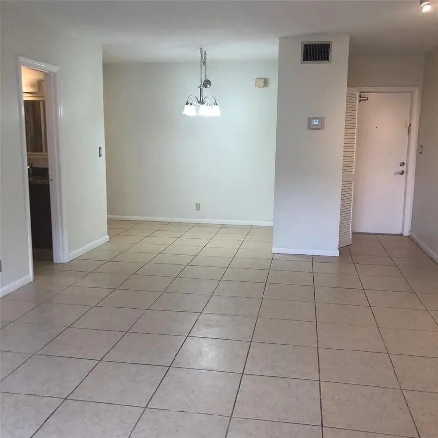 Photo 2 at 2426 SE 17TH Causeway 205A, Fort Lauderdale