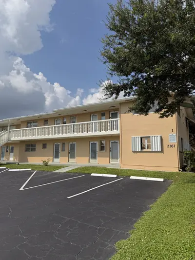 2161 NE 1ST Court 105, Boynton Beach – Condominium for sale