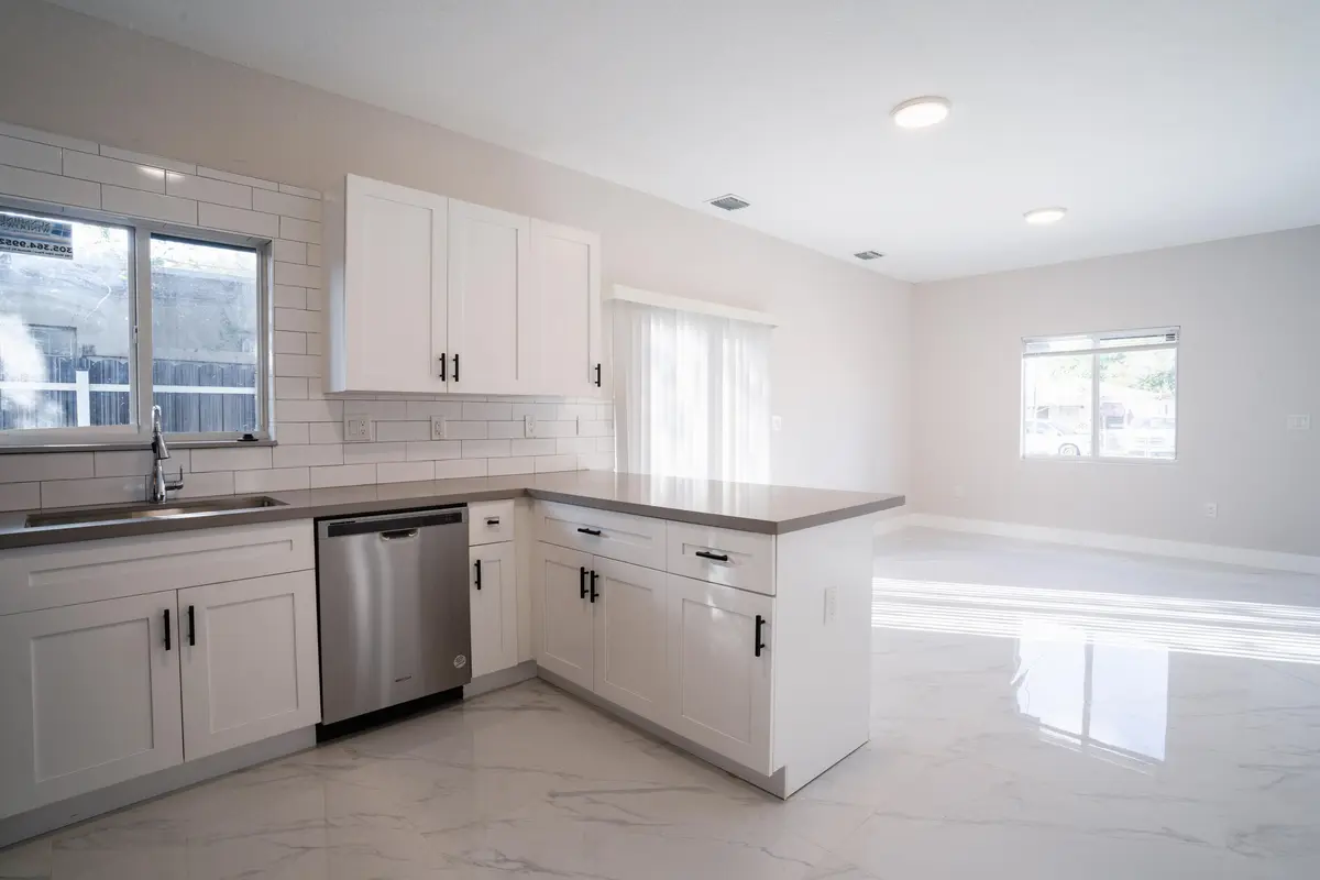 DDB08932 at 2284 NW 82nd Street 1, Miami