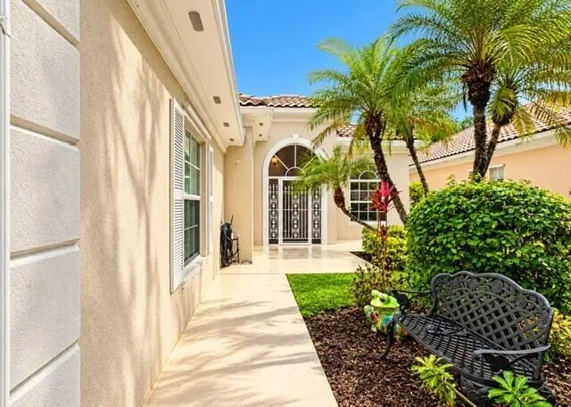 e698f914-9215-4921-82a1-3a8d5d42ca7c at 8939 OLDHAM Way, West Palm Beach