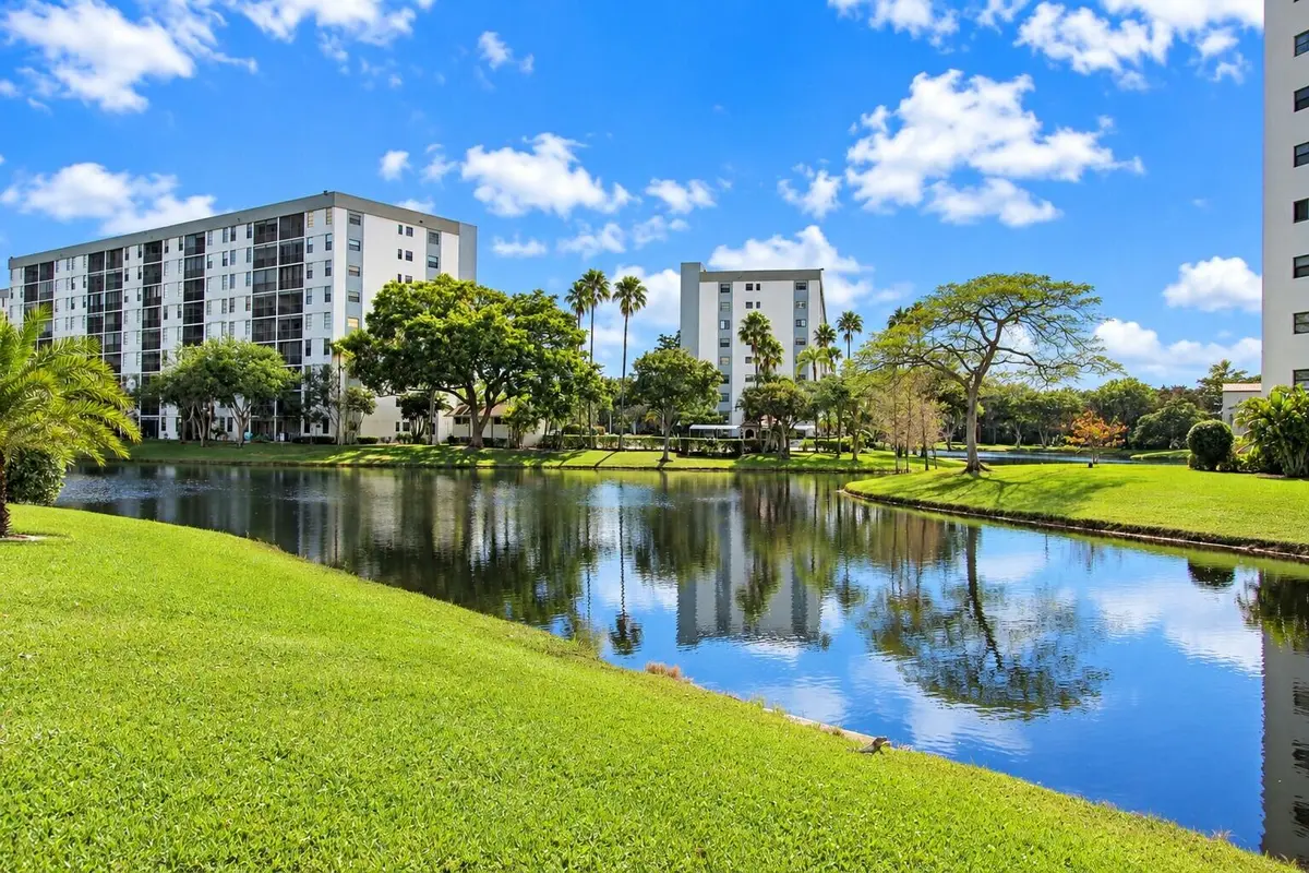 Lakeside at 2230 N CYPRESS BEND Drive 410, Pompano Beach